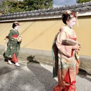 5 nov: Vrai geisha dans le quartier de Gion