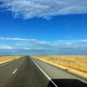 8/09: La route est longue.../Lonely road, Idaho