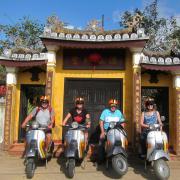 Vespa Tour: les Hell's Pickle/ The Hell's Pickle