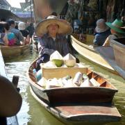 Damnoen Saduak Floating Market