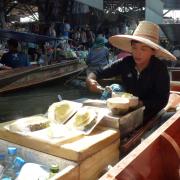 Damnoen Saduak Floating Market