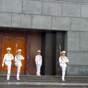 Hanoi: Mausolée de/Mausoleum of Ho Chi Minh