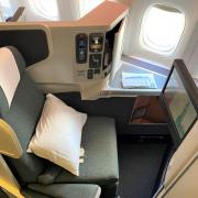04 cathay pacific business class seat boeing 777 300er